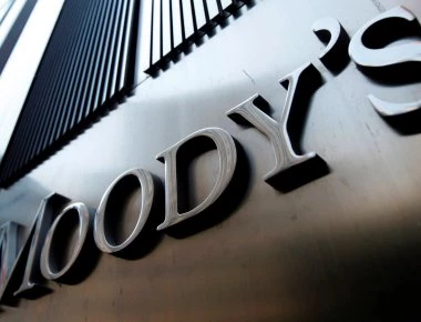 Ο οίκος Moody’s αναβάθμισε το αξιόχρεο ελληνικών τραπεζών